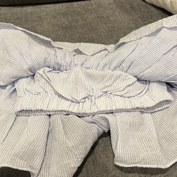 Never worn off the shoulder flowy top size small - Picture 5 of 5